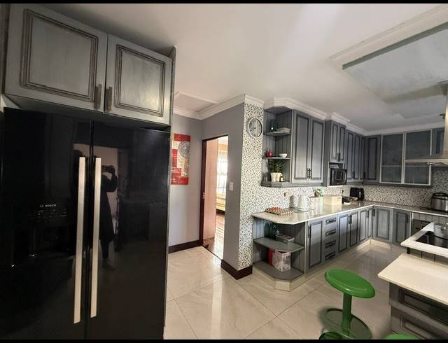 5 BEDROOM HOUSE FOR SALE IN CRYSTAL PARK